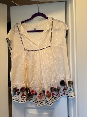 Ivy Jane Boutique Embroidered Boho Peasant Top - Ivory